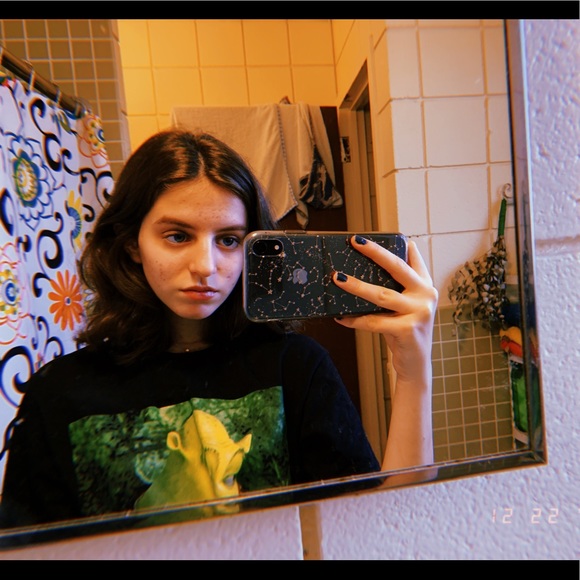 Meet your Posher, Elise - Picture 1 of 4